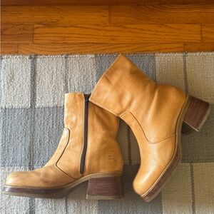 Vintage 90s Candie’s platform boots